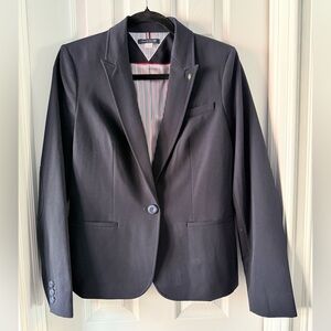 Tommy Hilfiger Navy Women's Blazer. Like new. Size 8
